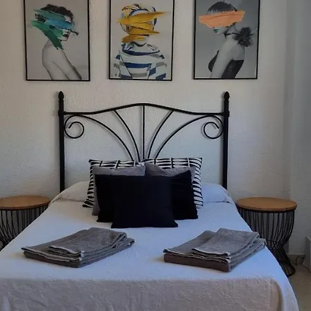 Old Town Apartment *