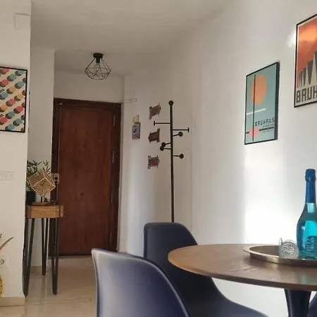 Old Town Apartment *